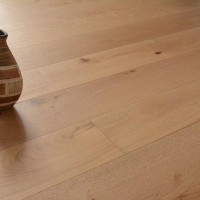 Russian Oak Engineered Wood Flooring Prefinished 15mm Thick Brushed UV Lacquer