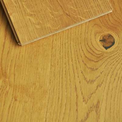 New product Indoor white European oak brushed UV lacquer wooden floor multilayer engiengineered wood flooring